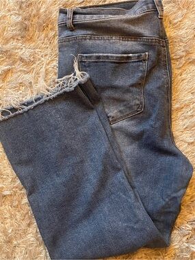 Kensie Vintage Luxe Savannah High Rise Flare Crop Jeans Size 14/32